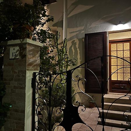 Tap Apartments - In Independent House With Private Garden 알게로 외부 사진